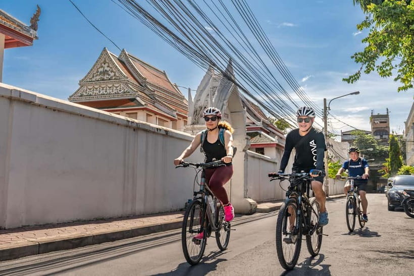 Bangkok: Backstreets and Historic Temples Bike Tour - Grand Palace area walk: a royal-used park you can actually stroll