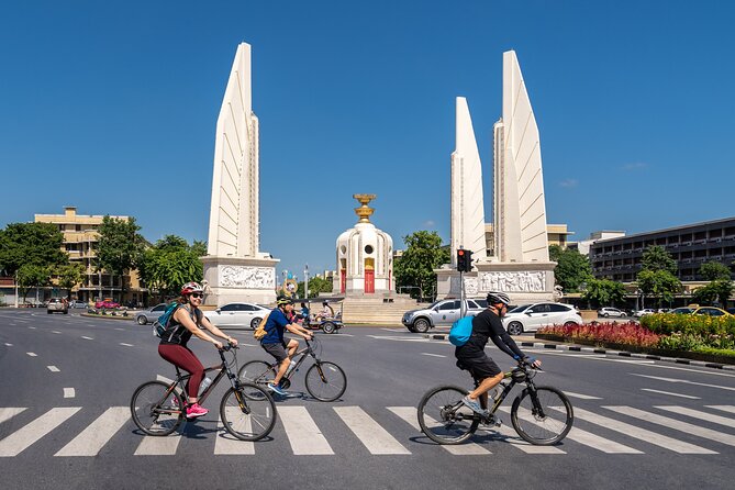 Bangkok: Backstreets and Temple Historic Bike Tour - Why this Bangkok bike tour feels local fast