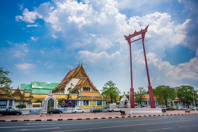 Bangkok: Backstreets and Temple Historic Bike Tour - Meeting at Discova near MRT Sam Yot: start on time