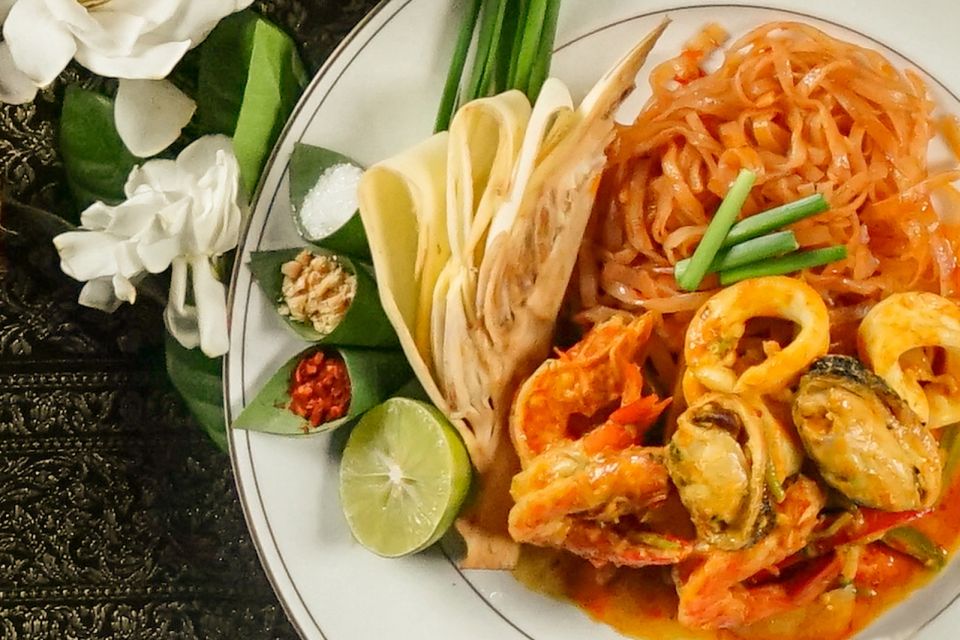 Bangkok: Baiyoke Observation Deck with Lunch/Dinner Buffet - Should you book the Baiyoke Sky Observation Deck + Buffet?