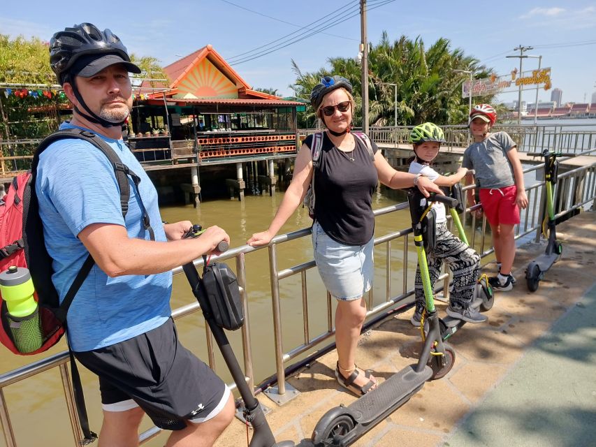 Bangkok: Bang Kachao E-Scooter Jungle Tour - Bang Namphueng Floating Market lunch: eat, snack, and watch the river world