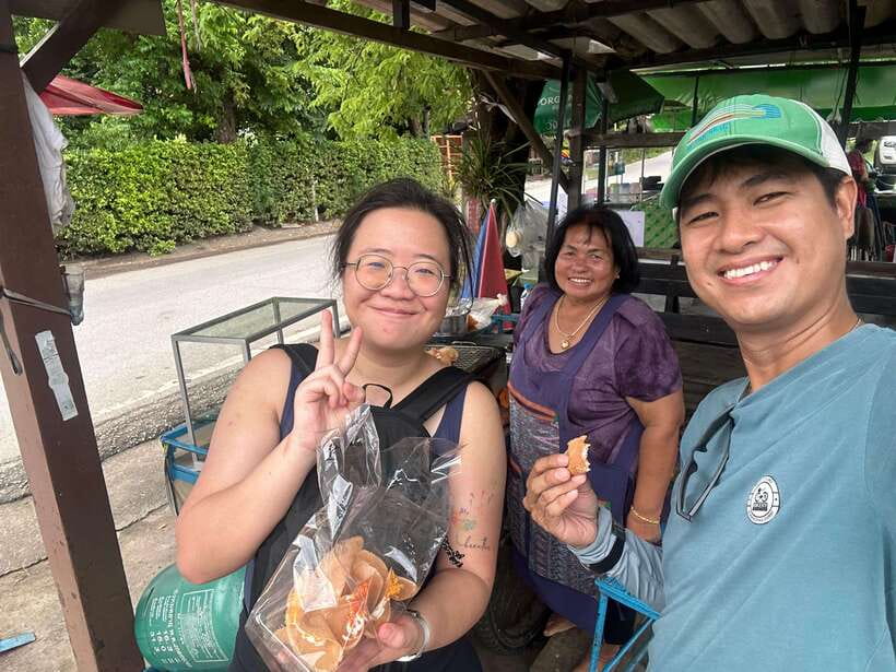 Bangkok: Bang Kachao Green Lung Bike Tour - Elevated paths and community alleys: seeing how people actually live
