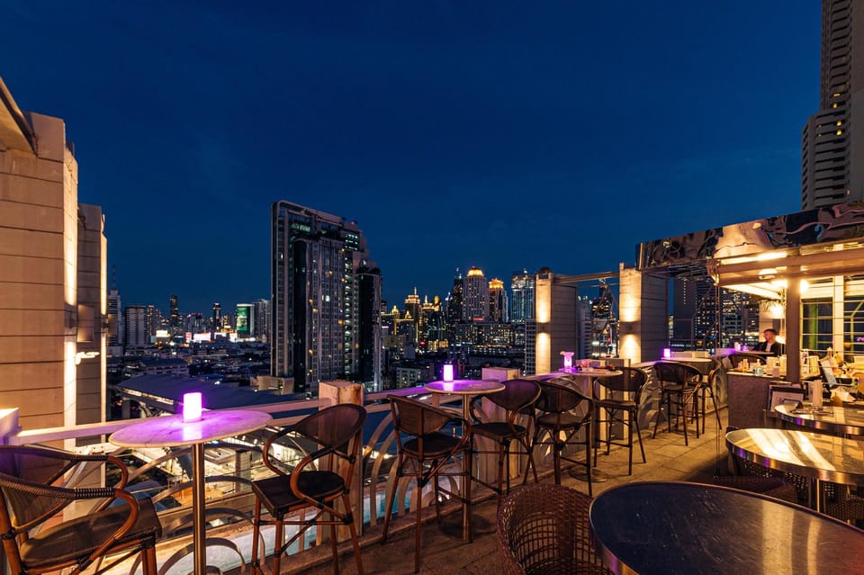 Bangkok: Barracuda Rooftop Bar Akara Hotel - The ambiance: chic rooftop relaxation, with one reality check