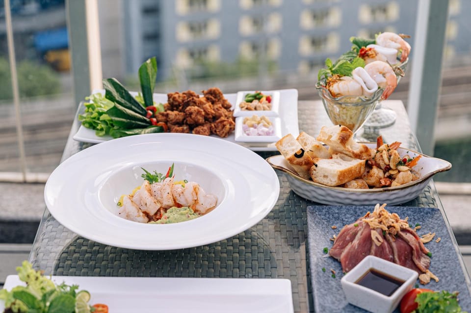 Bangkok: Barracuda Rooftop Bar Akara Hotel - What to bring (and what not to): the rooftop rules you must follow