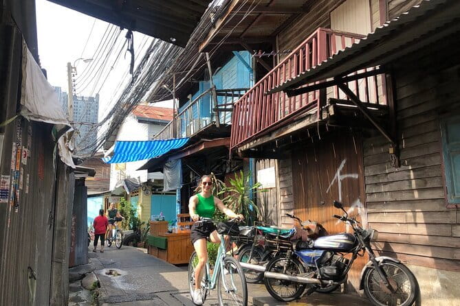 Bangkok: Bike and Longtail Boat Tour with Lunch - Wat Khun Chan: a lesser-visited temple stop you can actually take in