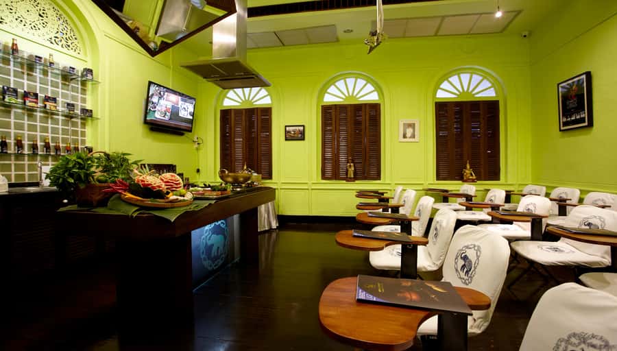 Bangkok: Blue Elephant Thai Cooking Class - Cooking Stations and the 4-Course Meal You Actually Make