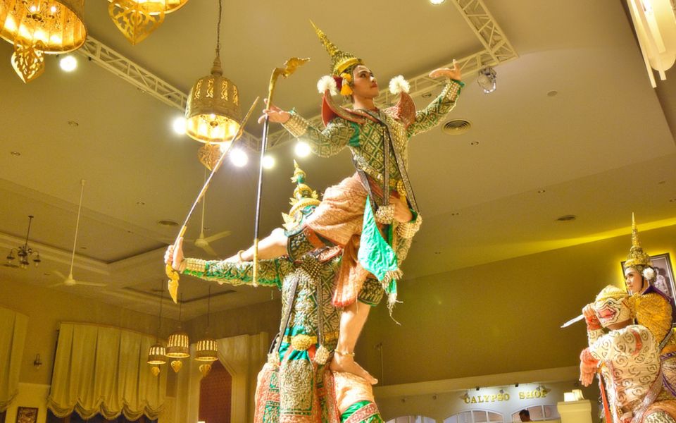 Bangkok: Calypso with Thai Classical Dance - Where you sit changes what you feel during the show