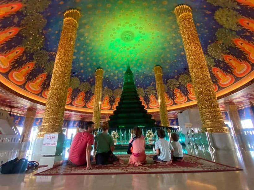 Bangkok Canals Hop-On Hop-Off Boat Tour - Guides, language barriers, and why the day feels friendly