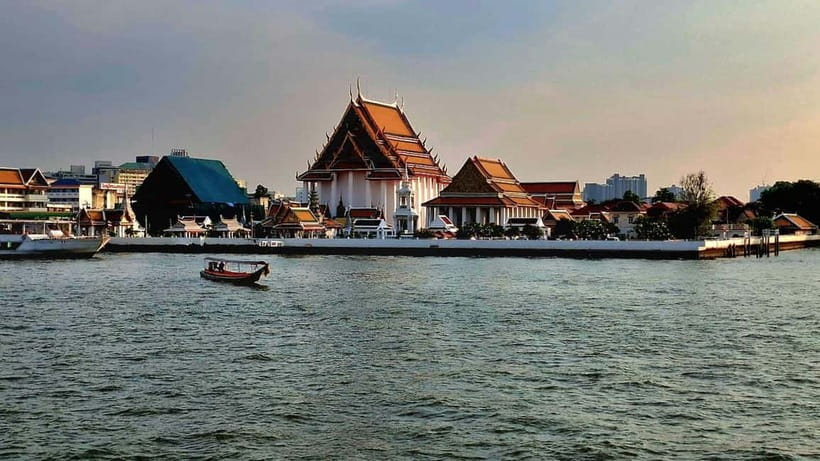 Bangkok: Chao Phraya Booze Cruise With Unlimited Drinks - Who should book this Chao Phraya booze cruise (and who might want a quieter option)