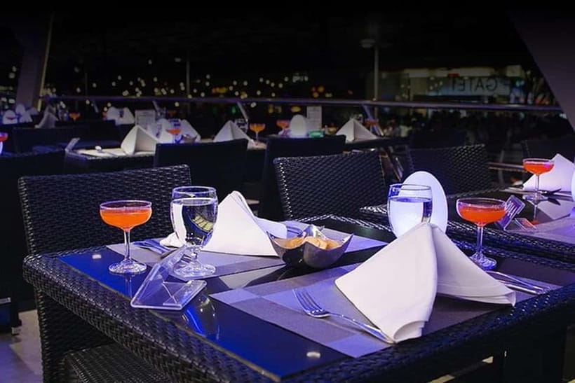 Bangkok: Chao Phraya Princess Cruise with Buffet - The Buffet and Live Music: Food Quality Meets a Fun Bangkok Atmosphere
