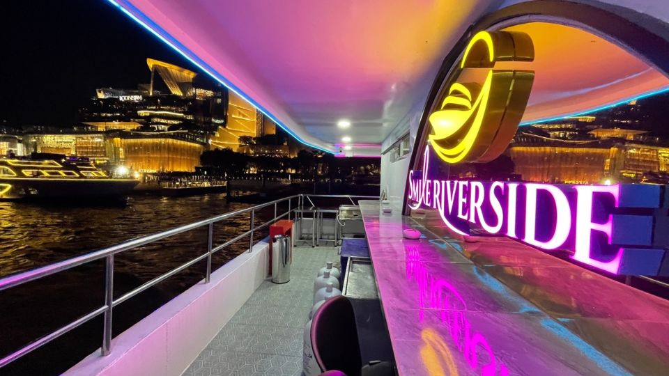 Bangkok: Chao Phraya River Buffet Dinner Cruise - Live Band Music and the Dancing Part: Fun, but Pick Your Moment