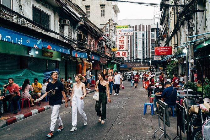 Bangkok: Chinatown by Night Walking Tour - Entering Chinatown by Night: The 90-Minute Hook
