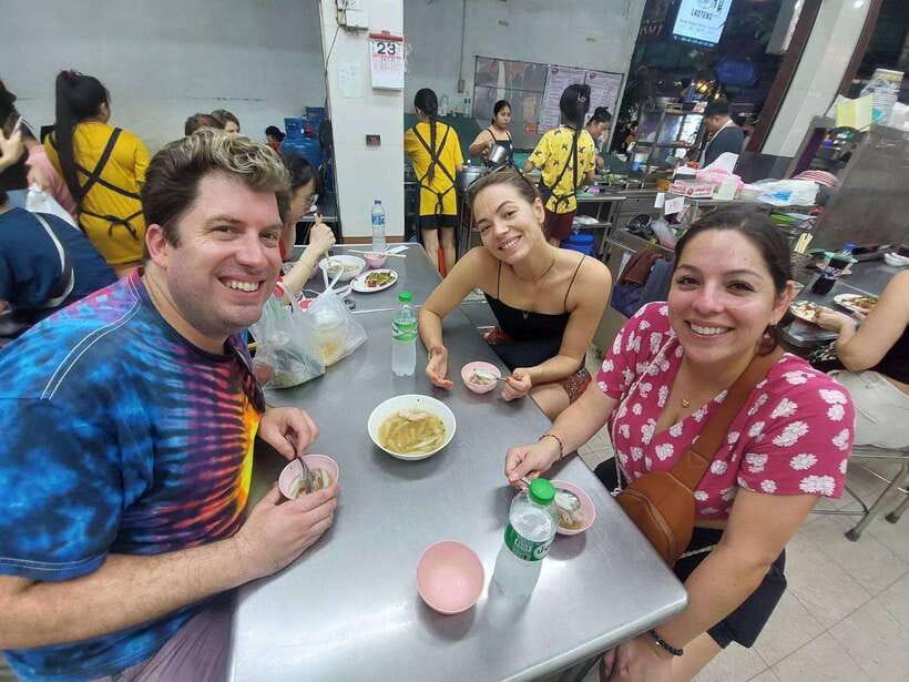 Bangkok: Chinatown Food Tour with Michelin Food Stalls - How the 10+ tastings work (and how to pace yourself)