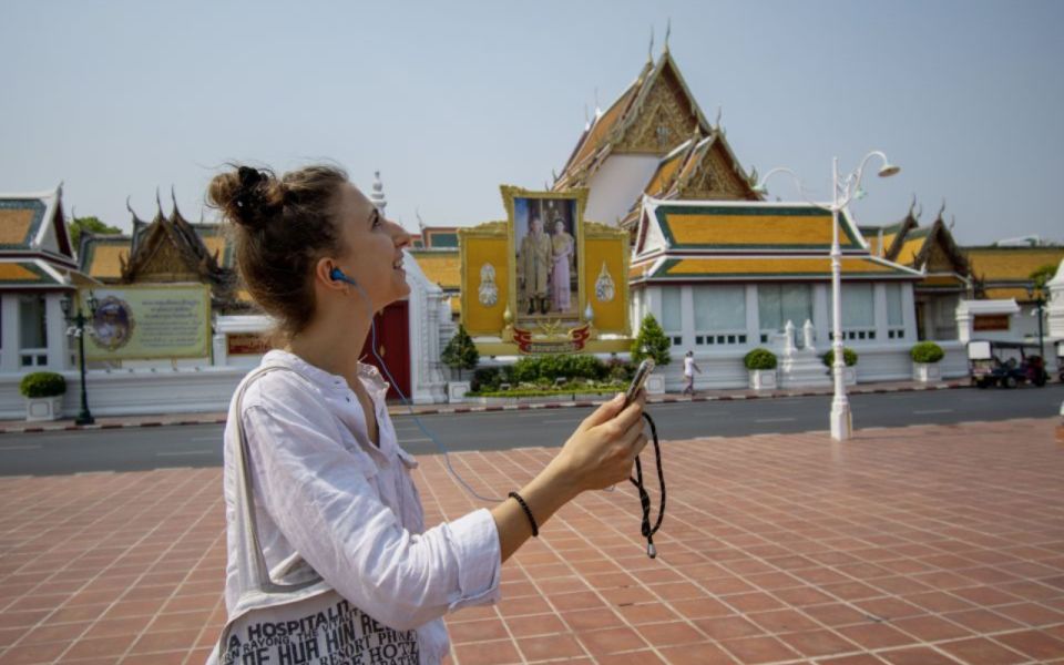 Bangkok: Chinatown Night Walking Tour and Hop On Hop Off Bus - Should you book this Bangkok Chinatown night combo?