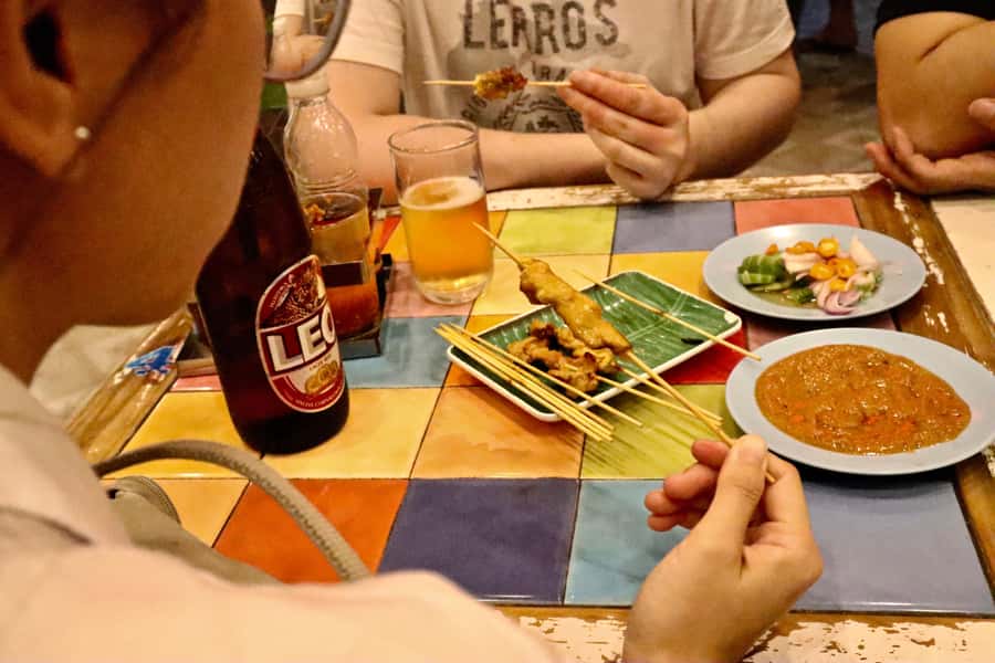 Bangkok: Chinatown Street Food Tour with 8+ Local Dishes - Stop 3: Dim sum at a real restaurant stop