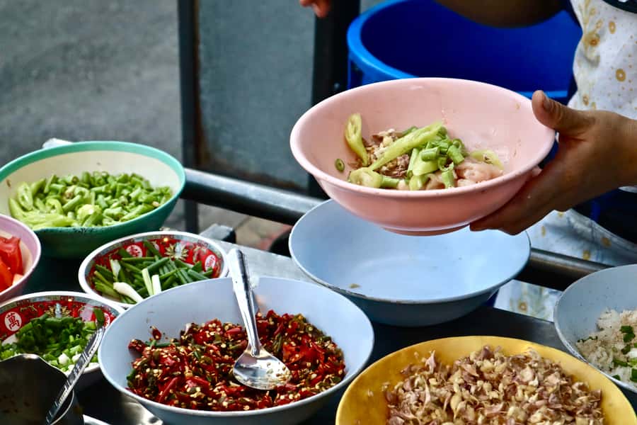 Bangkok: Chinatown Street Food Tour with 8+ Local Dishes - The Secret Dish: why this tour feels extra (and not just scheduled)