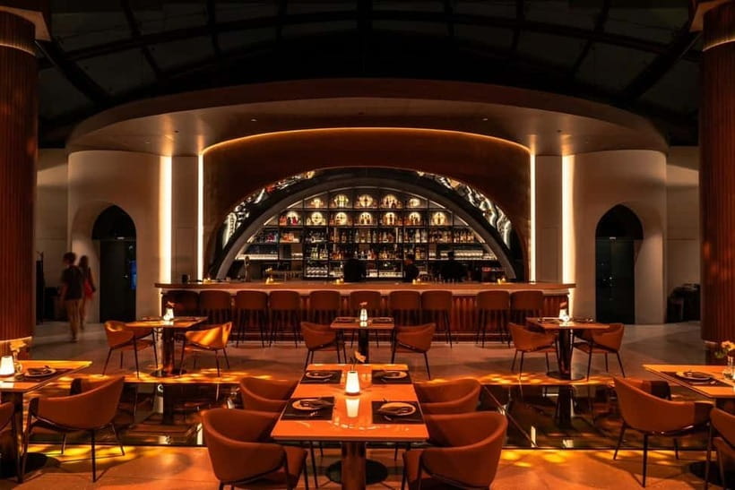 Bangkok: Cielo Sky Bar & Restaurant Rooftop - Food and drinks: Thai-international choices that work with a skyline