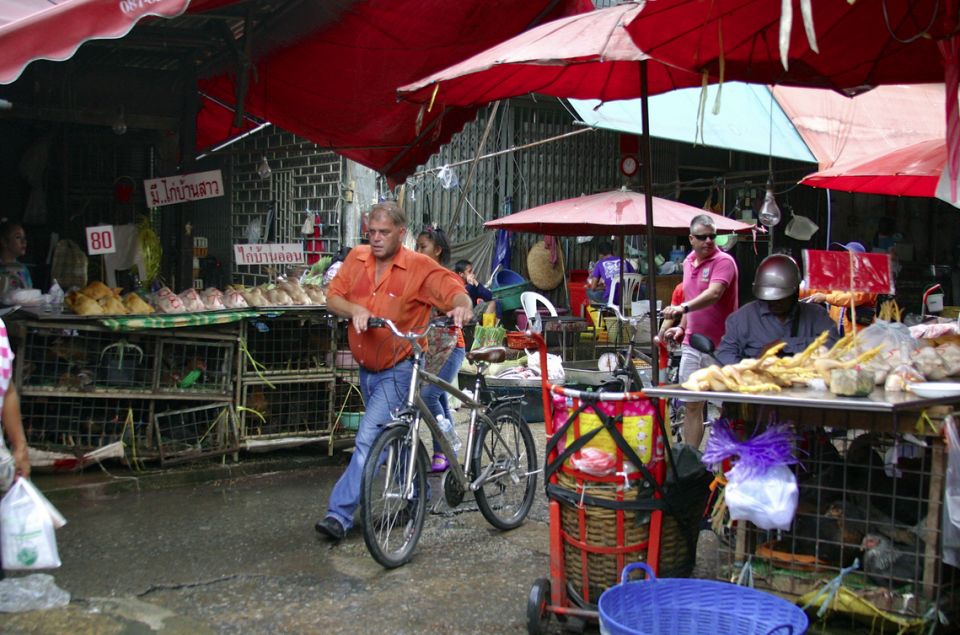 Bangkok: City Culture half-day Bike Tour - The food and the lunch stop you’ll actually enjoy