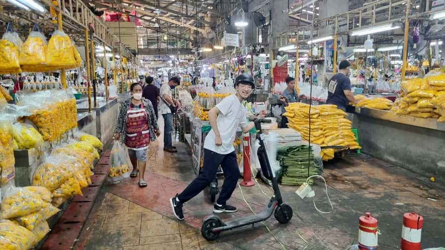Bangkok: City Highlights Electric Scooter Tour - Breaks, Photo Stops, and Why the Schedule Feels Manageable