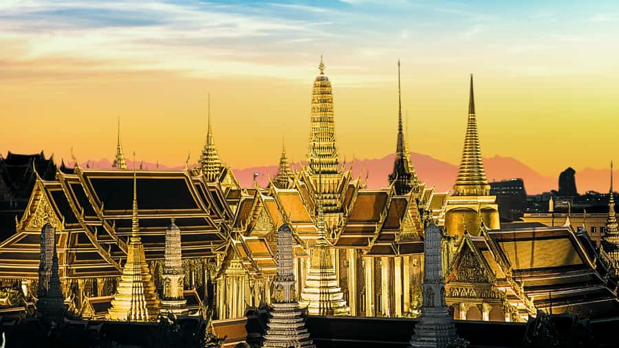 Bangkok: City Highlights Private Tour with Palace & Temples - Grand Palace and the Emerald Buddha Temple: Architecture You Can Read