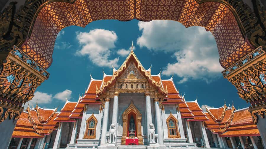 Bangkok: City Highlights Private Tour with Palace & Temples - Wat Traimit and Bangkok Chinatown: The Golden Buddha Moment