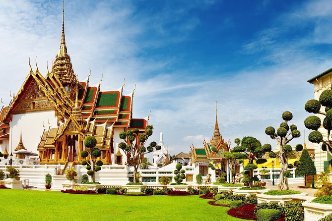 Bangkok: City Highlights Temple and Market Walking Tour - Starting at River City Bangkok: A Simple Plan That Saves Your Day