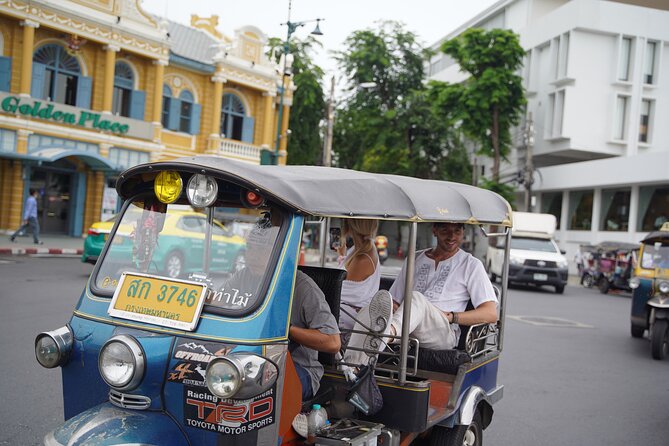 Bangkok: City Highlights Temple and Market Walking Tour - Should You Book This Bangkok Temple Walk?