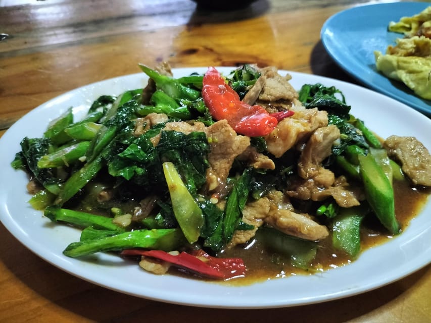 Bangkok: Cook authentic Thai food with Smart Cook - Entering a 100-year teak-wood home near Bangkok’s old city