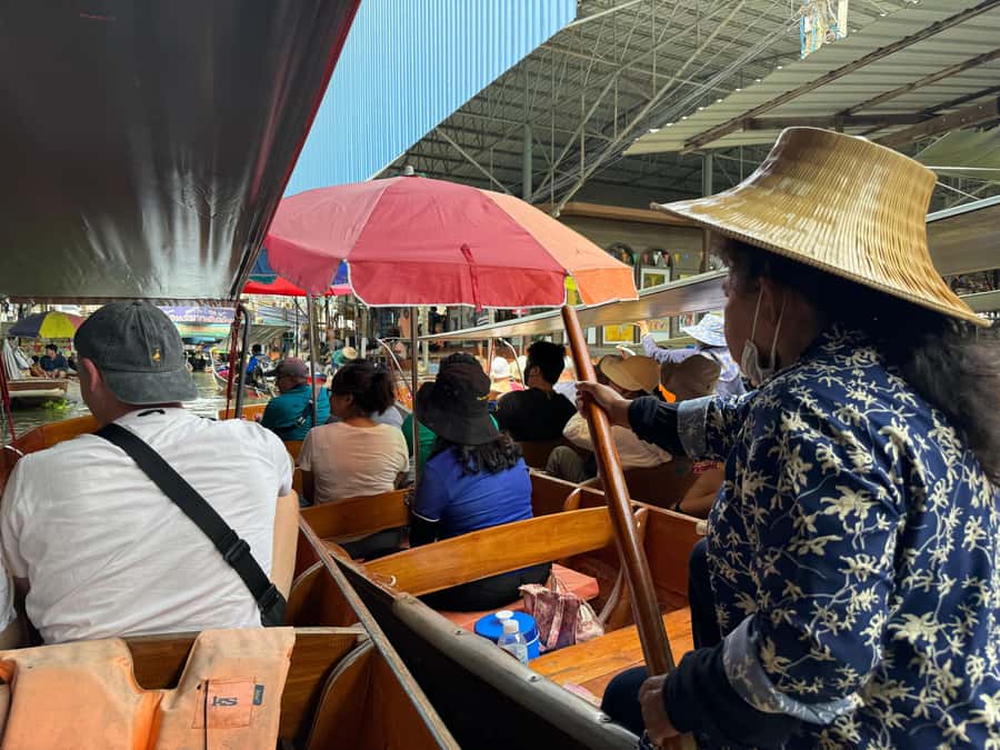 Bangkok: Damnoen Floating Market & Train Market Private Tour - Shopping and Thai snacks near the tracks