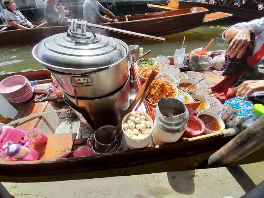 Bangkok: Damnoen Floating Market & Train Market Private Tour - Timing, heat, and the “don’t miss the train” reality