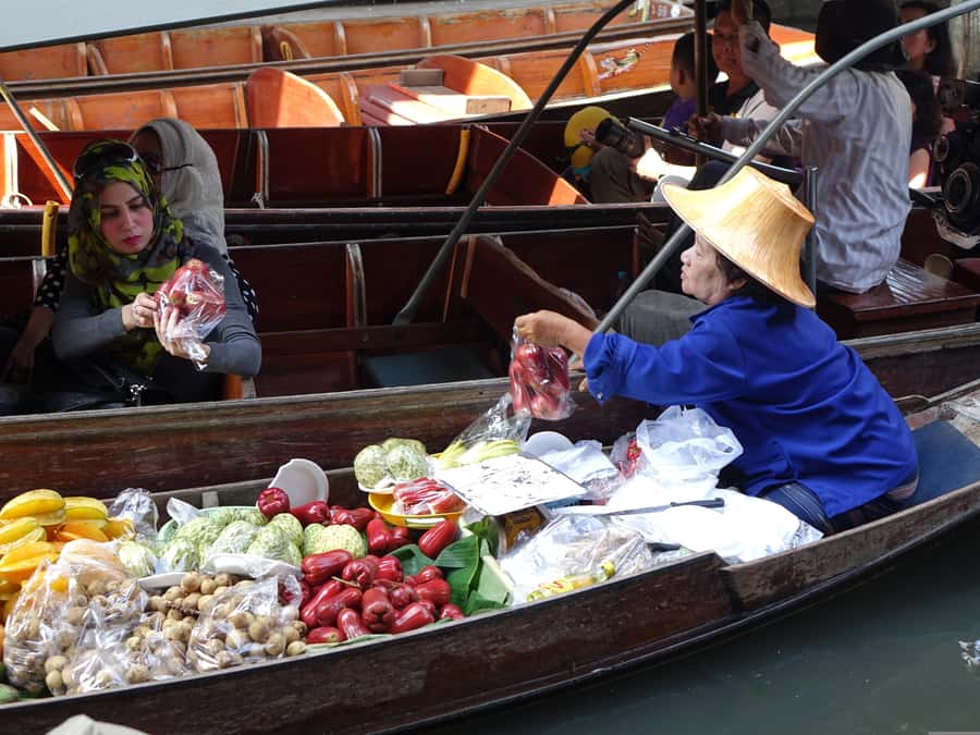 Bangkok: Damnoen Saduak and Ayutthaya Private Day Trip - Maeklong Railway Market: Watching the Umbrella Folding in Real Time