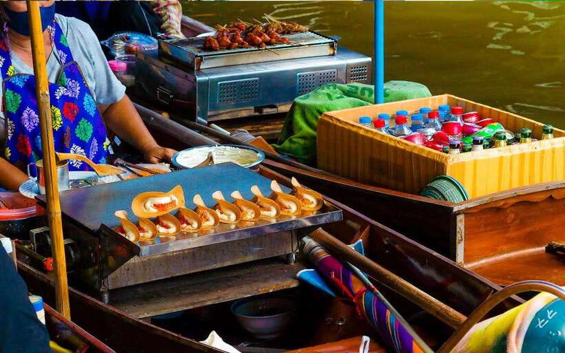 Bangkok: Damnoen Saduak and Train Market with Boat Ride - Damnoen Saduak floating market: why the long-tail boat ride is the real show