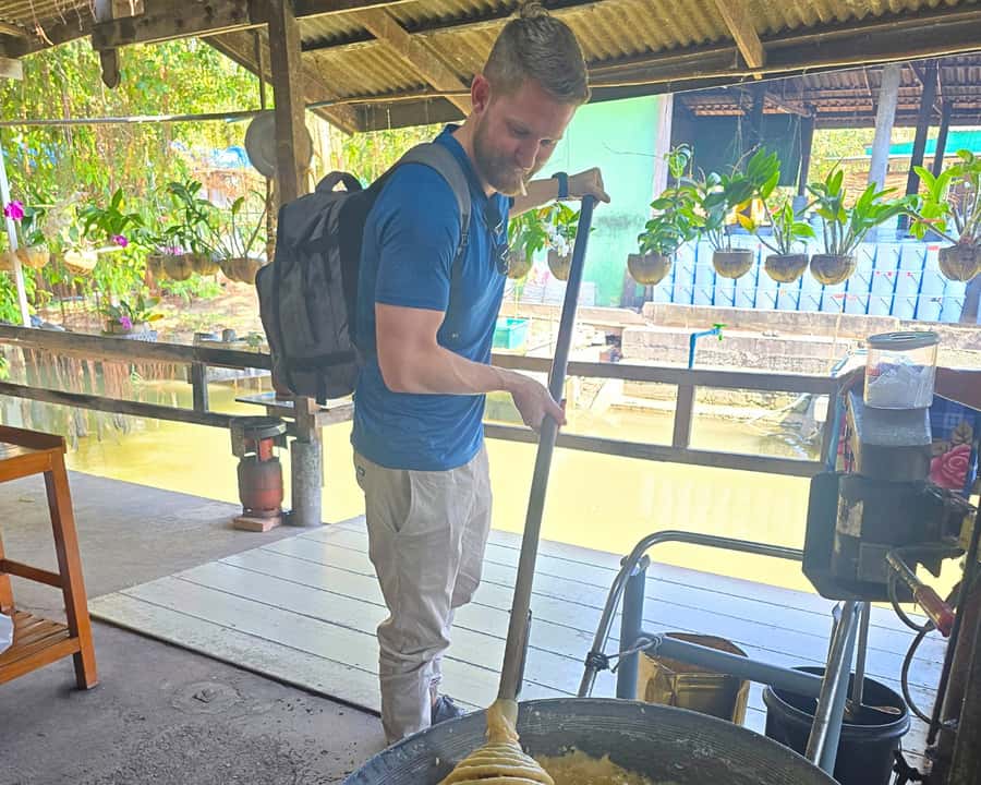 Bangkok: Damnoen Saduak Floating & Maeklong Railway Markets - What the day feels like: timing, pace, and where patience helps