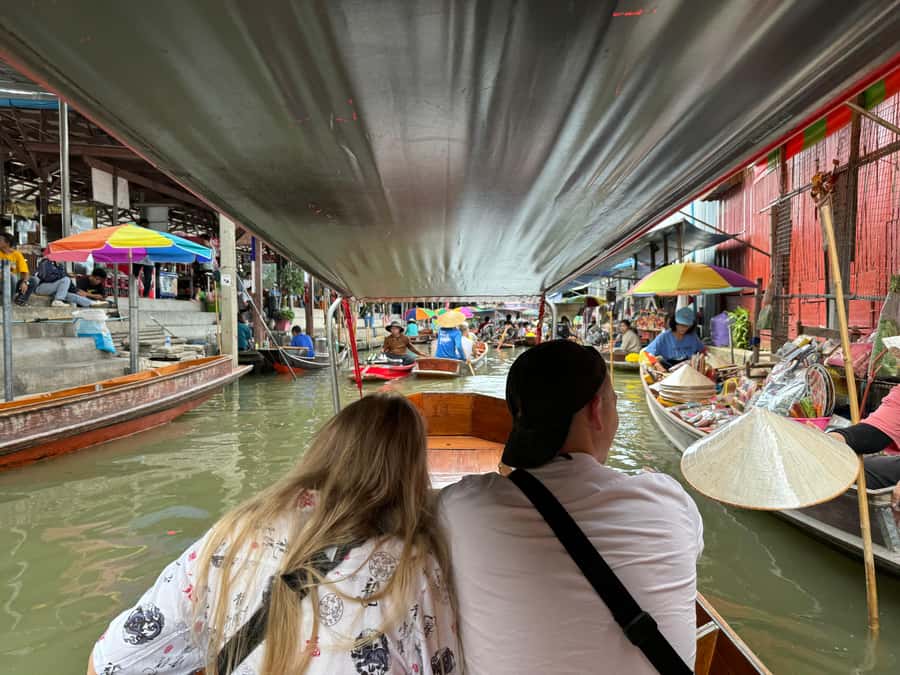 Bangkok: Damnoen Saduak Floating Market & Train Market Tour - Using your hour wisely at Maeklong: shopping, photos, and not overbuying