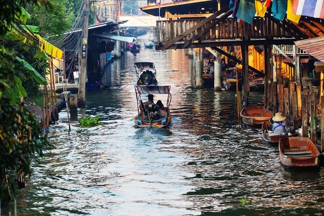 Bangkok Damnoen Saduak, Train Market, Mahanakhon Skywalk - Practical Tips for Photos, Heat, and Ordering Your Day