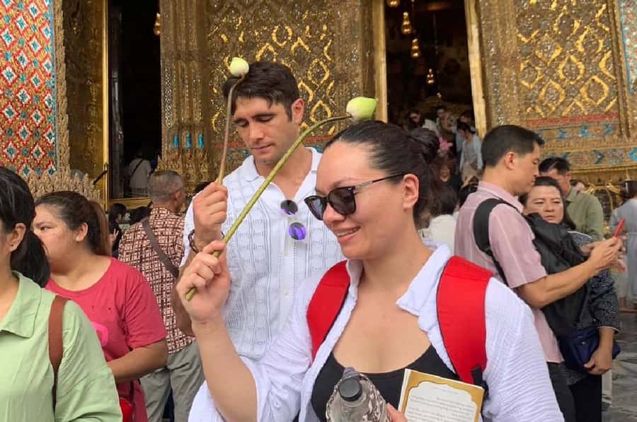 Bangkok Day Tour: Food, Temple & Tuk-Tuk - Talat Noi: street art alleys and Chinese shophouse vibes
