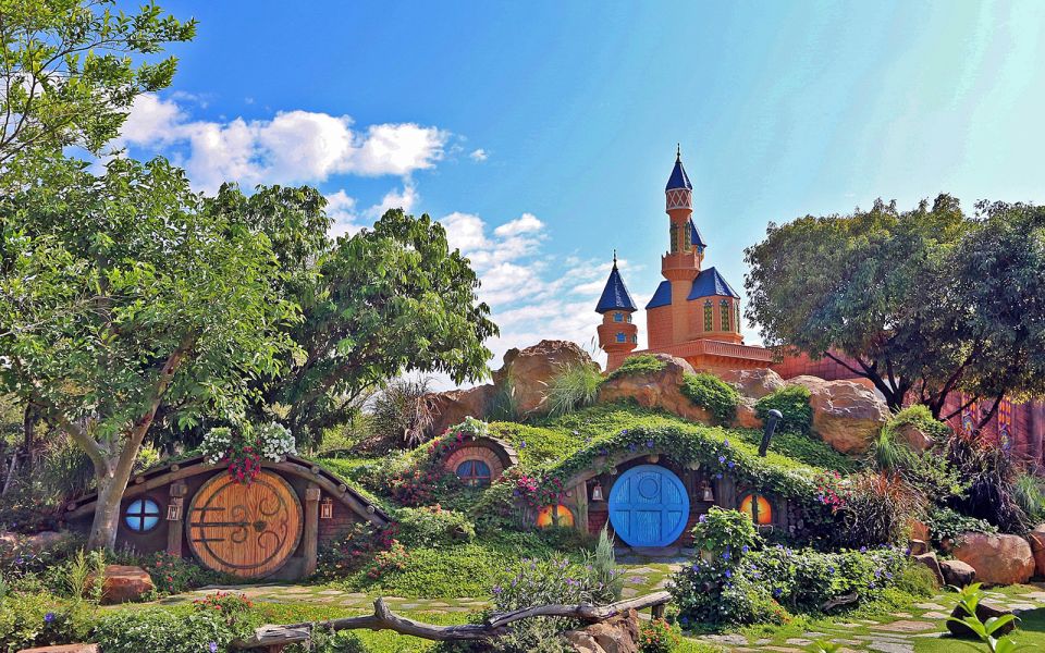 Bangkok: Dream World Entrance Ticket - Dream World Plaza: the parade moment and fast-fun rides