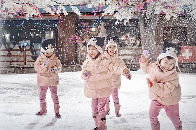 Bangkok Dream World & Snow Town Theme Park Admission Ticket (SHA Plus) - Snow Town Bangkok: The Cool Change of Pace