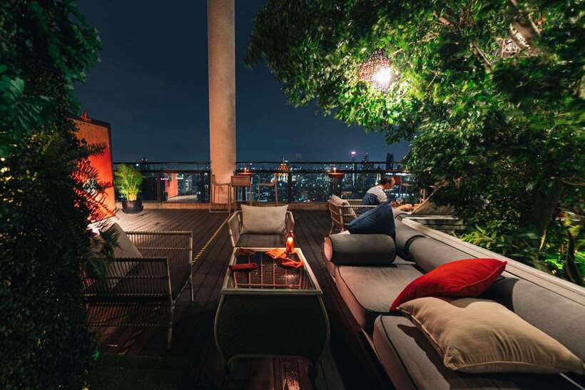 Bangkok: Enjoy Fine Thai Food with Panoramic Rooftop Views - The sharing set meal: Thai flavors plus a chef-led international menu