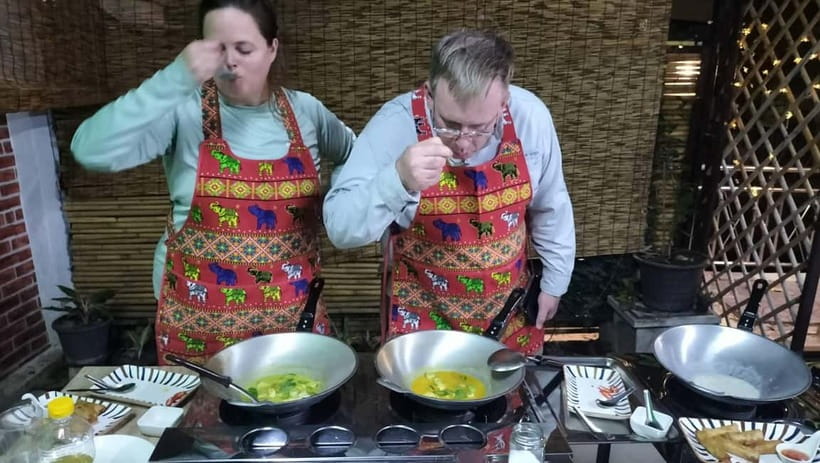 Bangkok: Favourite Thai Flavors Cooking Class by Smart Cook - Where to be ready: small details that make your class smoother