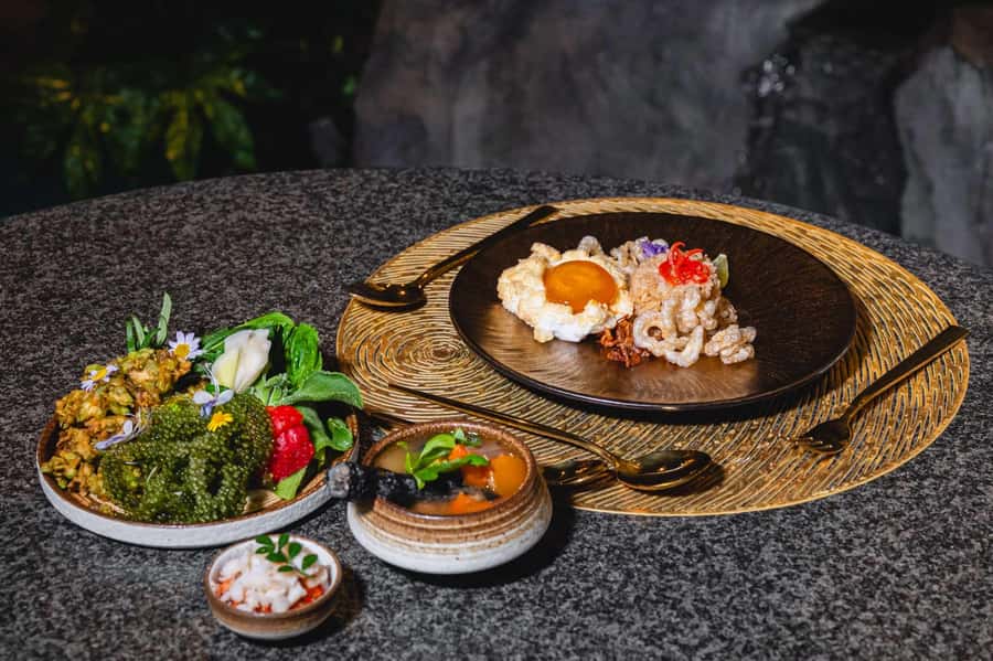 Bangkok: Fine Dining in Stunning Waterfall Cave at Myste - The 90-Minute Flow: What the Timing Means for Your Evening