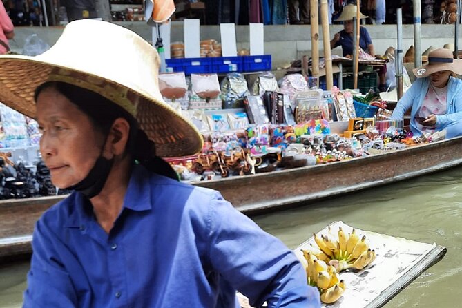 Bangkok: Floating Market and Train Tour with Guide in Spanish and English - Hotel pickup: one-way convenience, not round-trip certainty