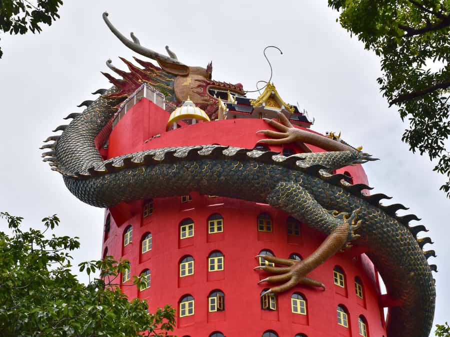 Bangkok: Floating Market, Dragon Temple, Na Satta Museum - Stop 1: Damnoen Saduak Floating Market and a Paddle Boat Ride