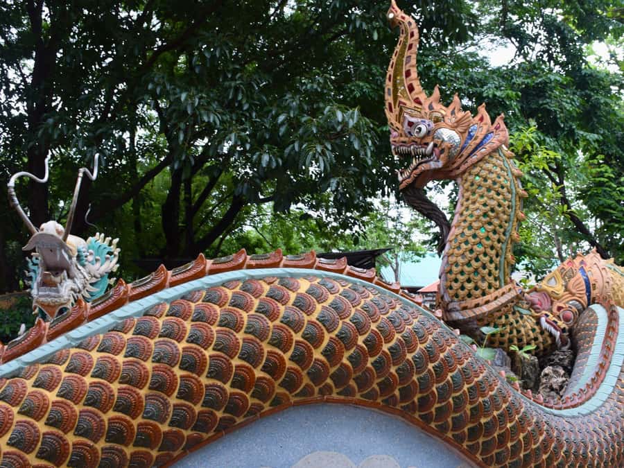 Bangkok: Floating Market, Dragon Temple, Na Satta Museum - Break Time at Bubble in the Forest Cafe: A Real Pause
