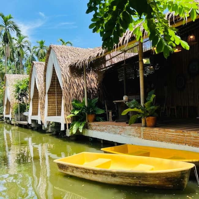 Bangkok: Floating Market, Phra Pathom Pagoda & Cafes Tour - Phra Pathom Chedi: Thailand’s tallest stupa, plus gardens to breathe in