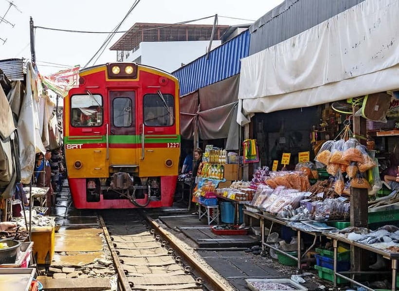 Bangkok: Floating Market & Railway Market with Hotel Pick Up - Break for fresh produce and quick tastings