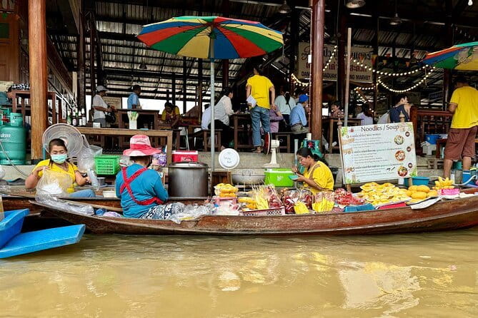 Bangkok: Floating Market & Train Market Discovery - Maeklong Railway Market: Watching Stalls Clear in Seconds