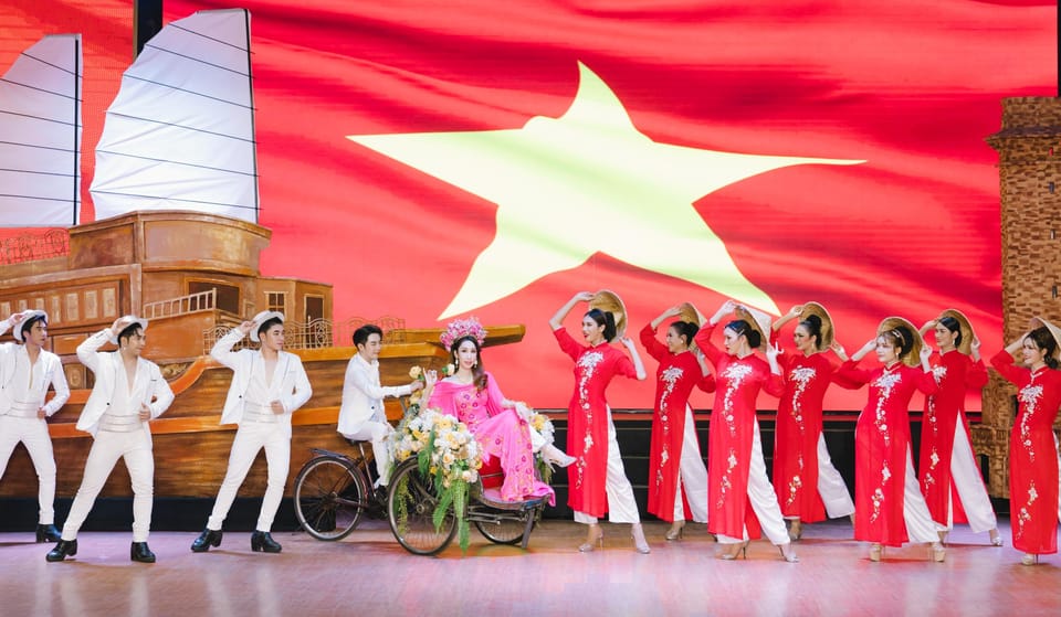 Bangkok: Golden Dome Cabaret Show Entry Ticket - Your seats matter more than you think