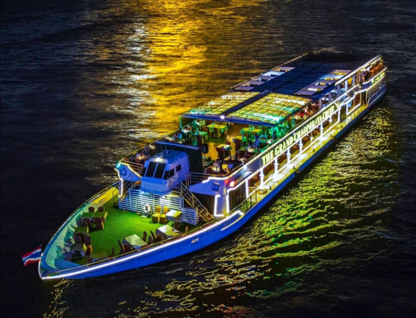 Bangkok: Grand Chao Phraya Dinner Cruise with Live Show - First Look at Asiatique and the Boarding Flow