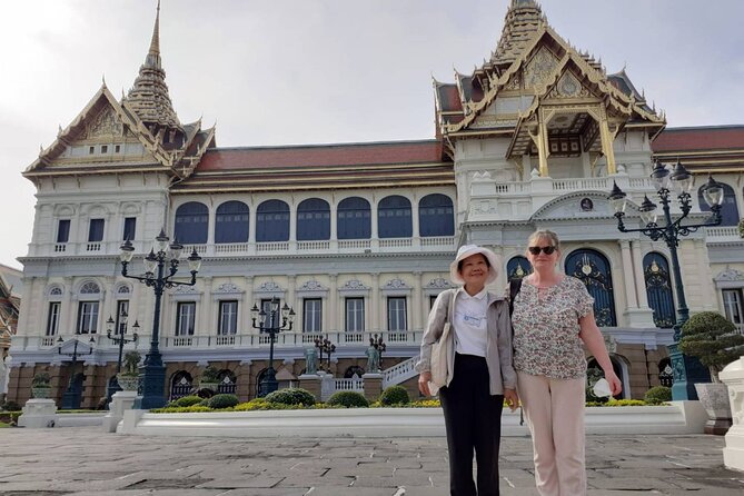 Bangkok Grand Palace and Emerald Buddha Tour - Meeting point and timing: Bangkok traffic can make or break it